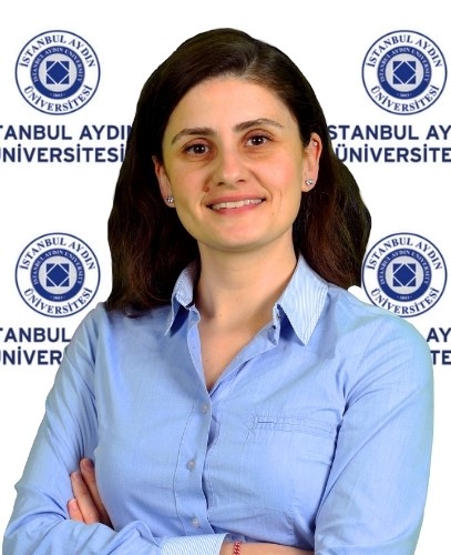 Özge Yılmazlı_kopya.jpg